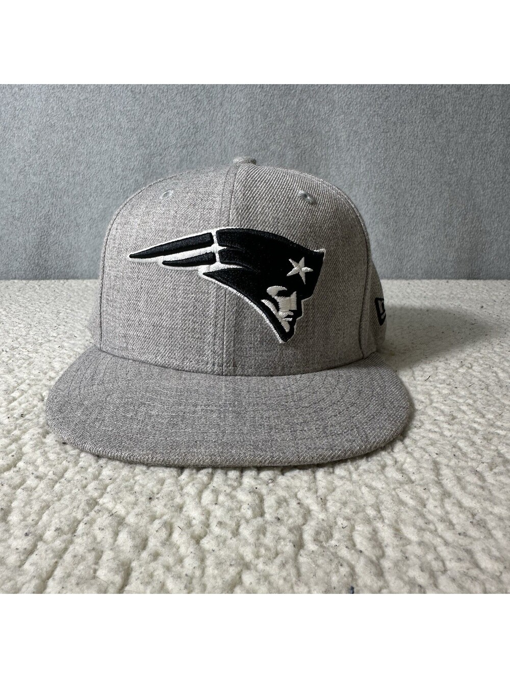 New Era 59FIFTY New England Patriots Heather Gray Black White Logo Fitted Cap